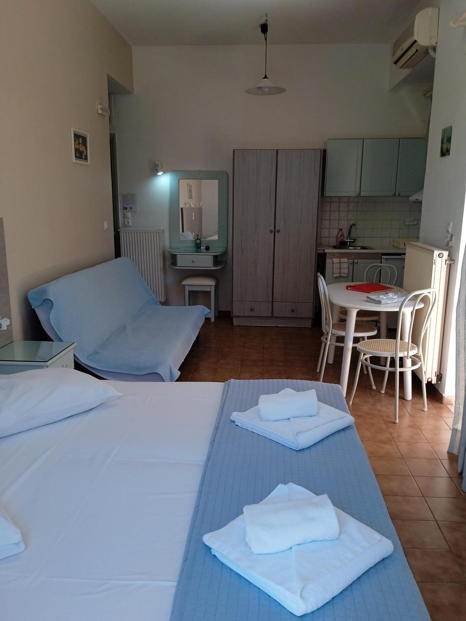 Ilona Apartments Chania Kato Daratso Room photo