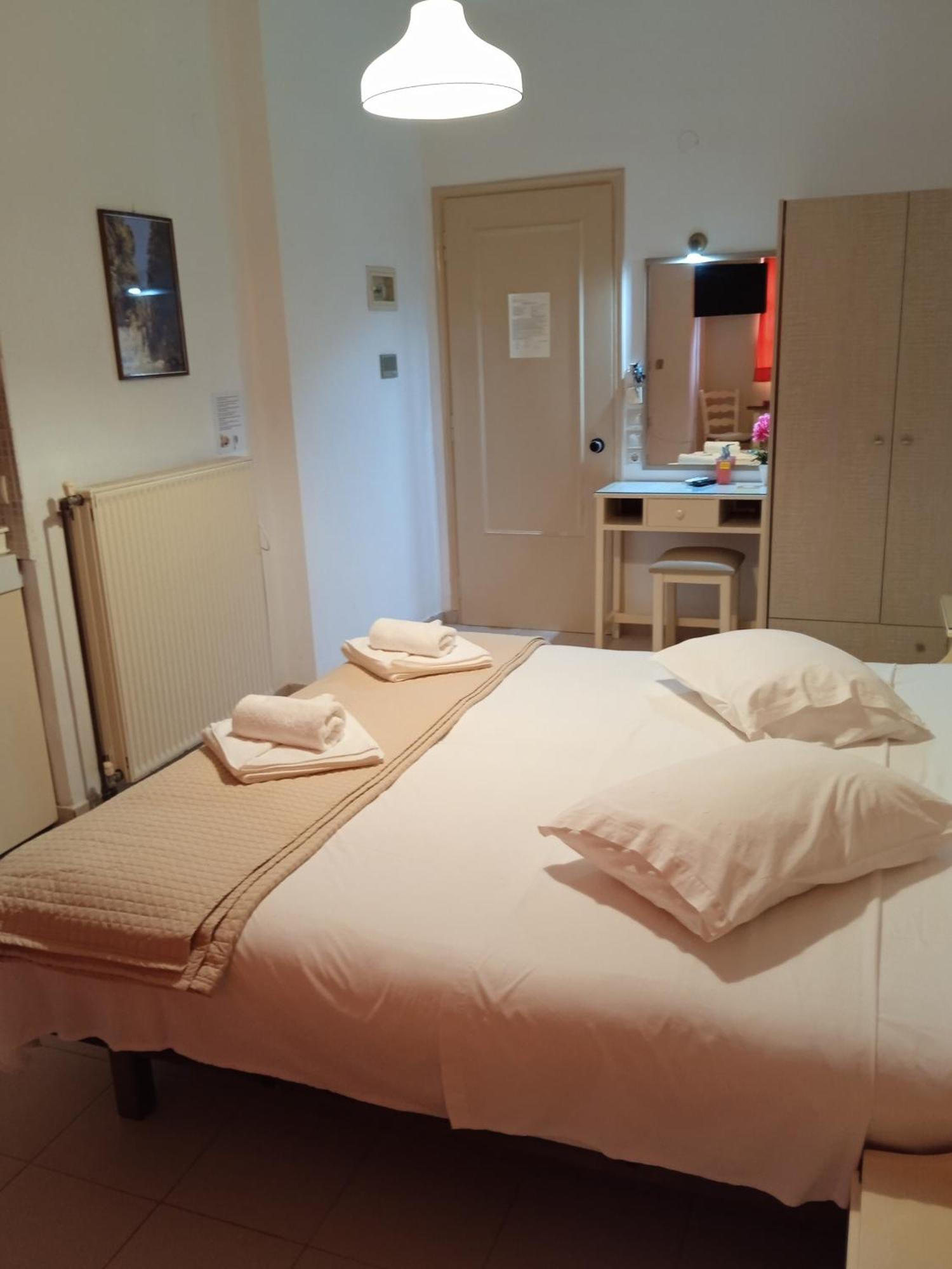 Ilona Apartments Chania Kato Daratso Room photo